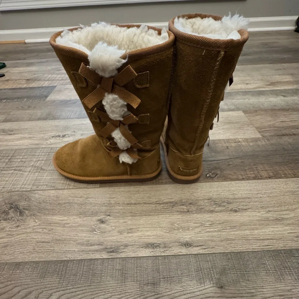 Koolaburra by UGG - Girls Size 2 - Picture 3 of 7